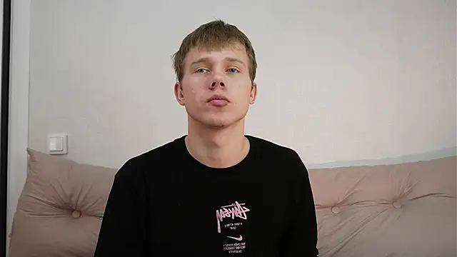 Snapshot of tvelweek chatting on November 16, 2025, 7:18 pm tvelweek online show from November 16, 2025, 7:18 pm