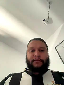 LoboCachorro online show from November 30, 2025, 2:51 pm