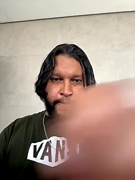 LoboCachorro online show from October 31, 2025, 1:08 pm