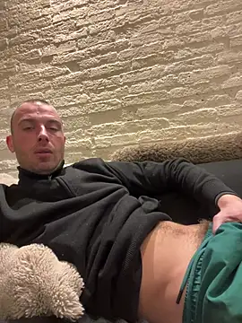 Rotteei1 online show from February 5, 2026, 5:09 pm