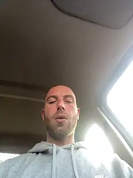 Rotteei1 online show from December 21, 2025, 9:55 am