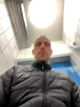 Snapshot of Rotteei1 chatting on November 11, 2025, 2:56 pm Rotteei1 online show from November 11, 2025, 2:56 pm