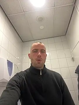 Rotteei1 online show from February 9, 2026, 9:18 am