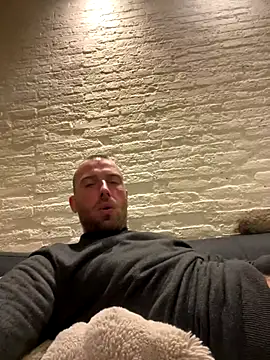 Snapshot of Rotteei1 chatting on November 20, 2025, 5:46 pm Rotteei1 online show from November 20, 2025, 5:46 pm