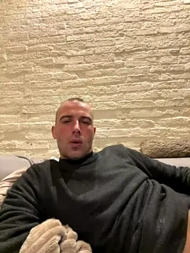 Snapshot of Rotteei1 chatting on October 19, 2025, 6:05 am Rotteei1 online show from October 19, 2025, 6:05 am