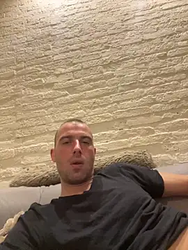 Snapshot of Rotteei1 chatting on October 21, 2025, 9:14 pm Rotteei1 online show from October 21, 2025, 9:14 pm