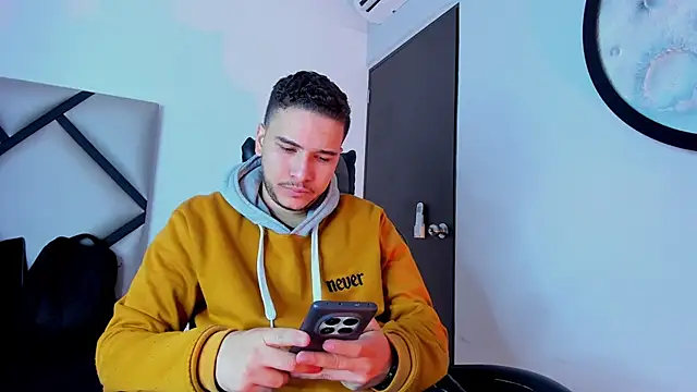 Snapshot of mike_257 chatting on October 30, 2025, 11:41 am mike 257 online show from October 30, 2025, 11:41 am