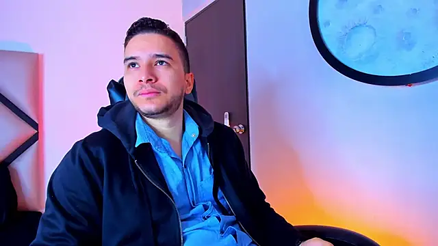 Snapshot of mike_257 chatting on November 28, 2025, 11:43 am mike 257 online show from November 28, 2025, 11:43 am