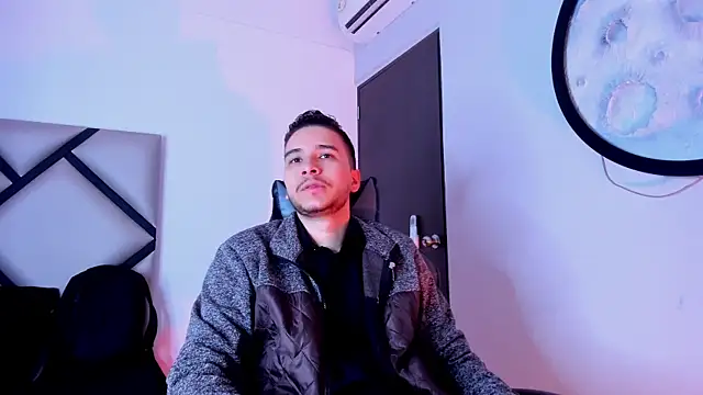 Snapshot of mike_257 chatting on November 3, 2025, 11:47 am mike 257 online show from November 3, 2025, 11:47 am