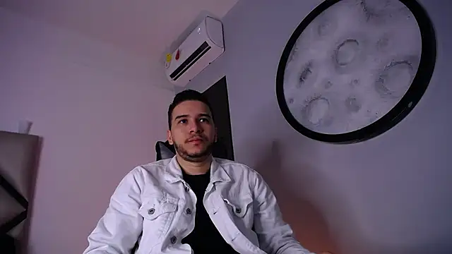 Snapshot of mike_257 chatting on December 2, 2025, 11:45 am mike 257 online show from December 2, 2025, 11:45 am