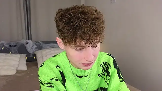 Snapshot of crisp1n chatting on November 1, 2025, 3:06 pm crisp1n online show from November 1, 2025, 3:06 pm