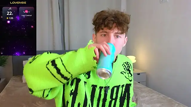 Snapshot of crisp1n chatting on October 22, 2025, 3:11 pm crisp1n online show from October 22, 2025, 3:11 pm