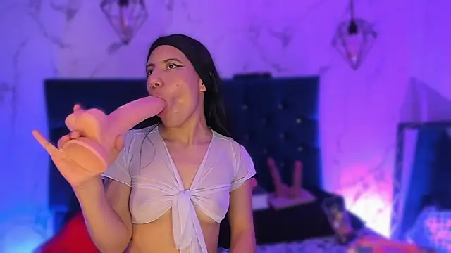 Dakotaa Johnson online show from November 19, 2025, 6:41 pm