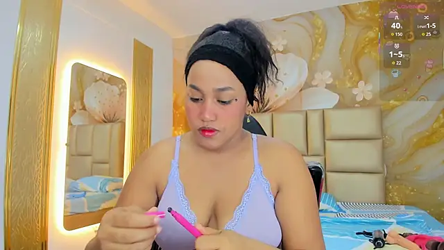 NahomiWalker  online show from March 12, 2026, 8:13 pm