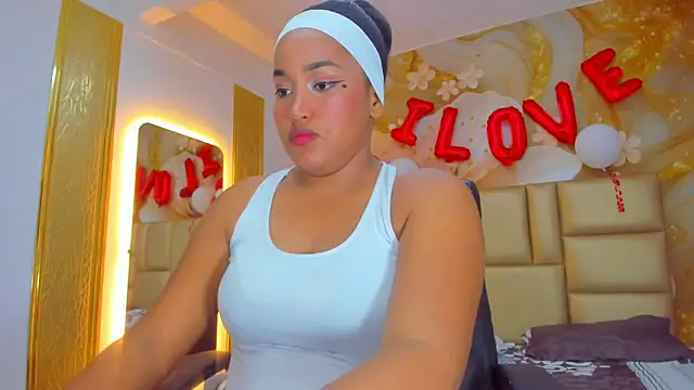 NahomiWalker  online show from February 17, 2026, 7:33 pm