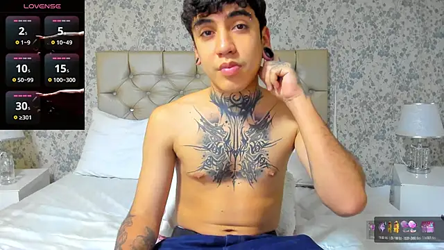 Snapshot of SantiOlsen chatting on November 23, 2025, 7:24 pm SantiOlsen online show from November 23, 2025, 7:24 pm