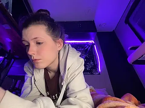 Snapshot of Thedeepwebcutie chatting on May 1, 2026, 8:08 am Thedeepwebcutie online show from May 1, 2026, 8:08 am
