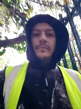 bbyxklaus online show from November 10, 2025, 3:17 pm