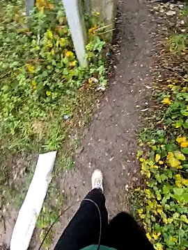 bbyxklaus online show from December 17, 2025, 11:37 am