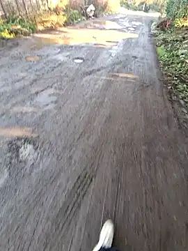 bbyxklaus online show from November 26, 2025, 9:42 am