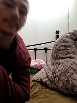 bbyxklaus online show from November 8, 2025, 1:20 am