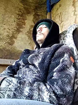 bbyxklaus online show from November 28, 2025, 11:21 am