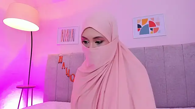 fatiima  online show from November 1, 2025, 7:08 pm