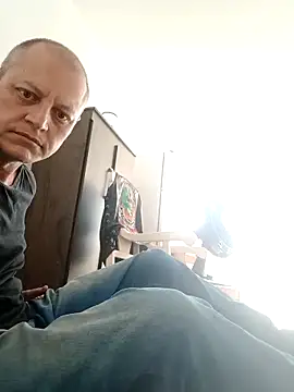 Snapshot of Sph9mm chatting on October 26, 2025, 7:14 pm Sph9mm online show from October 26, 2025, 7:14 pm