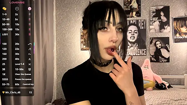 Snapshot of ForeTiff chatting on December 5, 2025, 8:39 pm ForeTiff online show from December 5, 2025, 8:39 pm