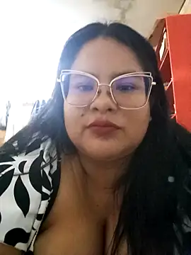 celeste122595 online show from November 5, 2025, 1:36 pm