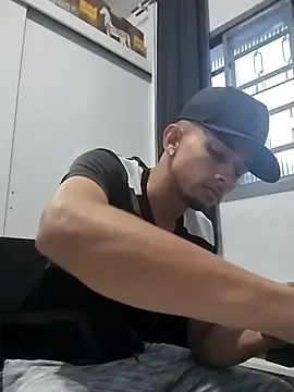 Snapshot of plebis127 chatting on December 14, 2025, 10:04 pm plebis127 online show from December 14, 2025, 10:04 pm