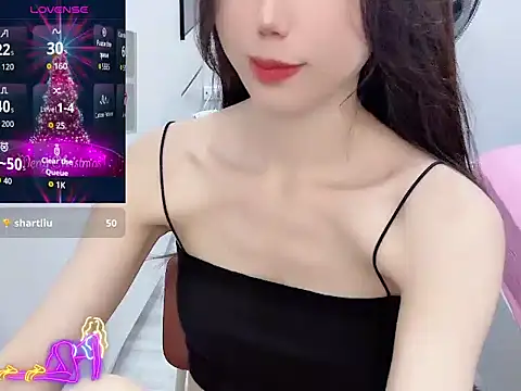 -Alicee- online show from June 12, 2026, 4:38 pm