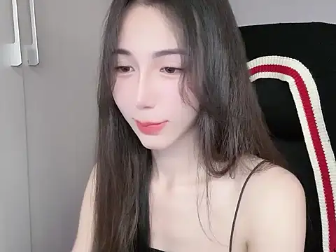 Snapshot of -Alicee- chatting on November 6, 2025, 7:56 am -Alicee- online show from November 6, 2025, 7:56 am