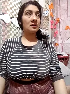 luzdelunas online show from November 1, 2025, 1:45 am