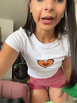 Snapshot of violeta365 chatting on February 5, 2026, 3:30 pm violeta365 online show from February 5, 2026, 3:30 pm