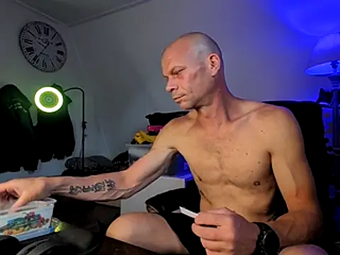 Kinky Play1 online show from July 17, 2026, 7:33 pm