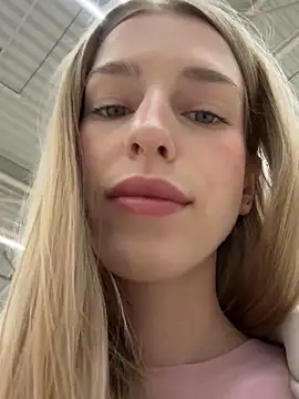 kira mia online show from January 6, 2026, 4:22 pm