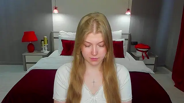 Snapshot of Stella_Light chatting on July 3, 2026, 12:11 pm Stella Light online show from July 3, 2026, 12:11 pm