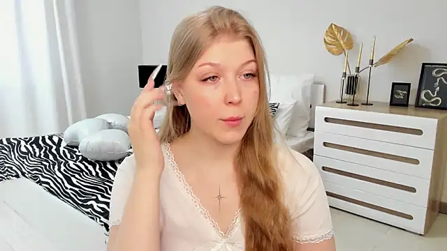 Snapshot of Stella_Light chatting on March 8, 2026, 4:16 am Stella Light online show from March 8, 2026, 4:16 am