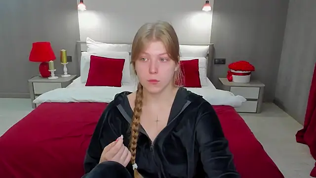 Stella Light online show from November 19, 2025, 4:23 am