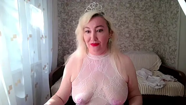 LadyKriss online show from June 25, 2026, 4:10 am