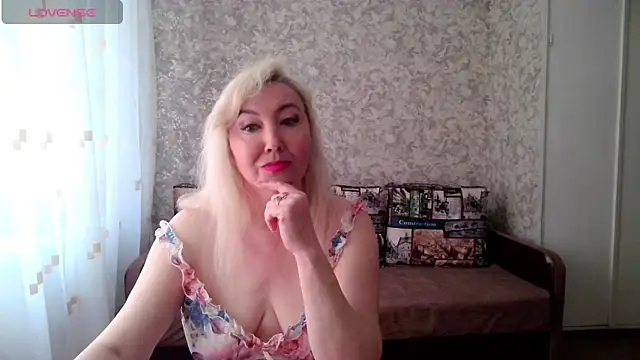 LadyKriss online show from April 2, 2026, 6:09 am