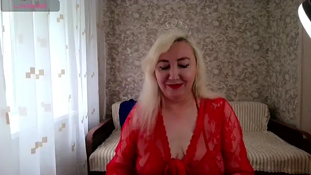 LadyKriss online show from June 12, 2026, 3:48 am