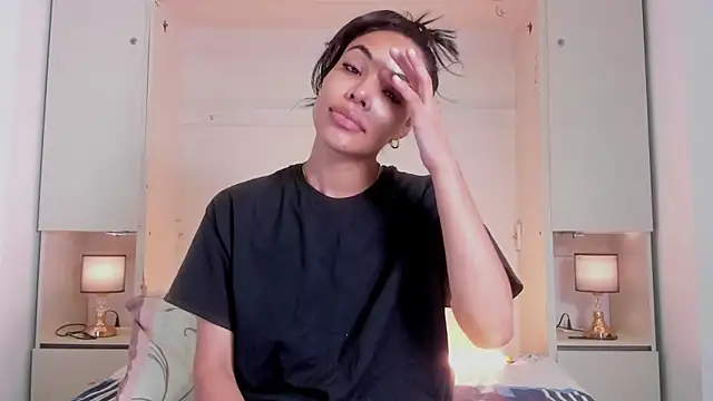 Blackywhiite online show from December 21, 2025, 6:37 am