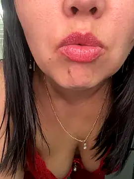 Snapshot of Love__Mom chatting on October 25, 2025, 6:34 am Love Mom online show from October 25, 2025, 6:34 am