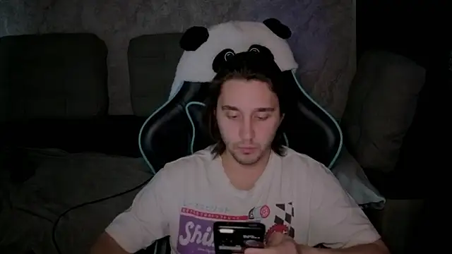 Snapshot of Pohyi_ chatting on March 3, 2026, 4:08 am Pohyi online show from March 3, 2026, 4:08 am