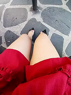 Snapshot of Mina-02 chatting on November 15, 2025, 9:24 am Mina-02 online show from November 15, 2025, 9:24 am