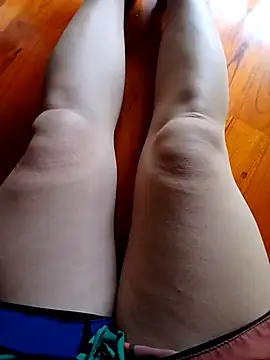 Snapshot of Mina-02 chatting on November 9, 2025, 8:40 am Mina-02 online show from November 9, 2025, 8:40 am