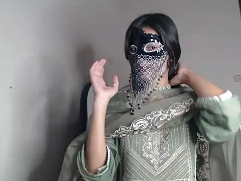 Hottie hania online show from February 4, 2026, 5:30 pm