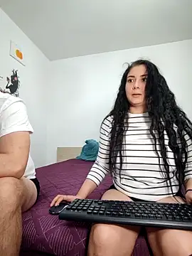 SaraDany online show from December 3, 2025, 6:40 pm